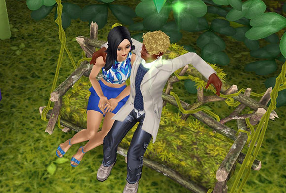 花びらのブランコで、女性シムの肩を抱き寄せる男性シム（The Sims フリープレイ）