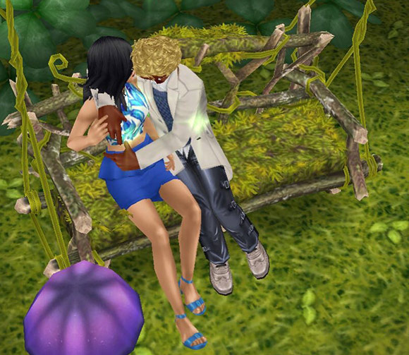 花びらのブランコで、女性シムを抱き寄せ、熱くキスする男性シム（The Sims フリープレイ）