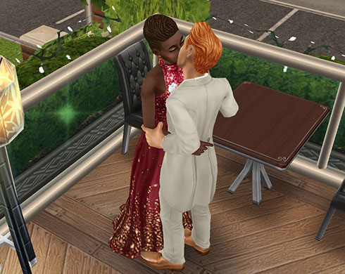 レストランのバルコニーでロマンチックなことをする男女シム（The Sims フリープレイ）