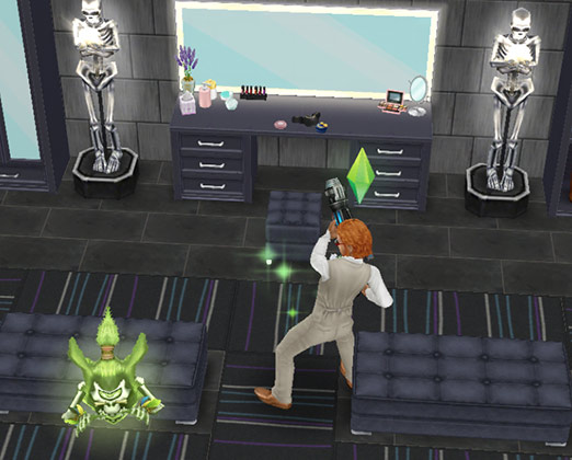 ゴーストハウス、ゾンビのウォークインクローゼットでゴーストハントをするシム（The Sims フリープレイ）